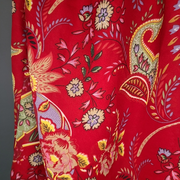 Red sheer sleeveless shirt - Picture 3 of 3